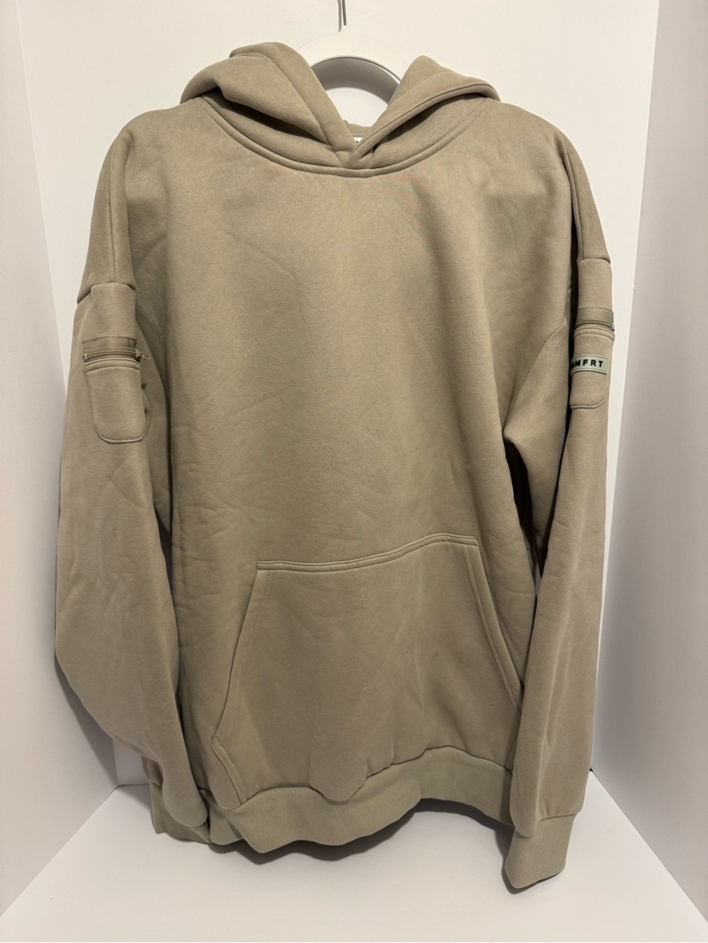 Comfort Travel Essentials Hoodie Unisex Size L Pockets Travel Oversized Stone